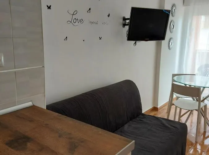 Aguila Apartman *